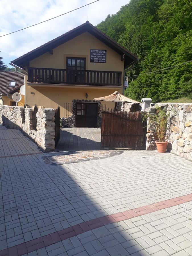 Ubytovanie Pod Hradom Sklené Teplice Екстериор снимка